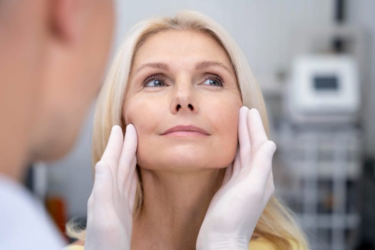 Lifting facial sin cirugía, una solución cada vez más demandada